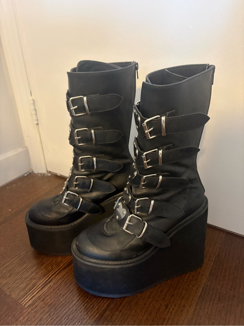 Demonia Swing-230